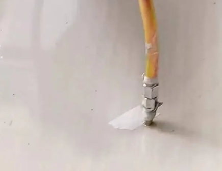 汉源瓷砖空鼓维修公司专业解答在瓷砖铺贴过程中，如果使用的砂料过粗（如全部使用了粗砂），可能会导致以下问题